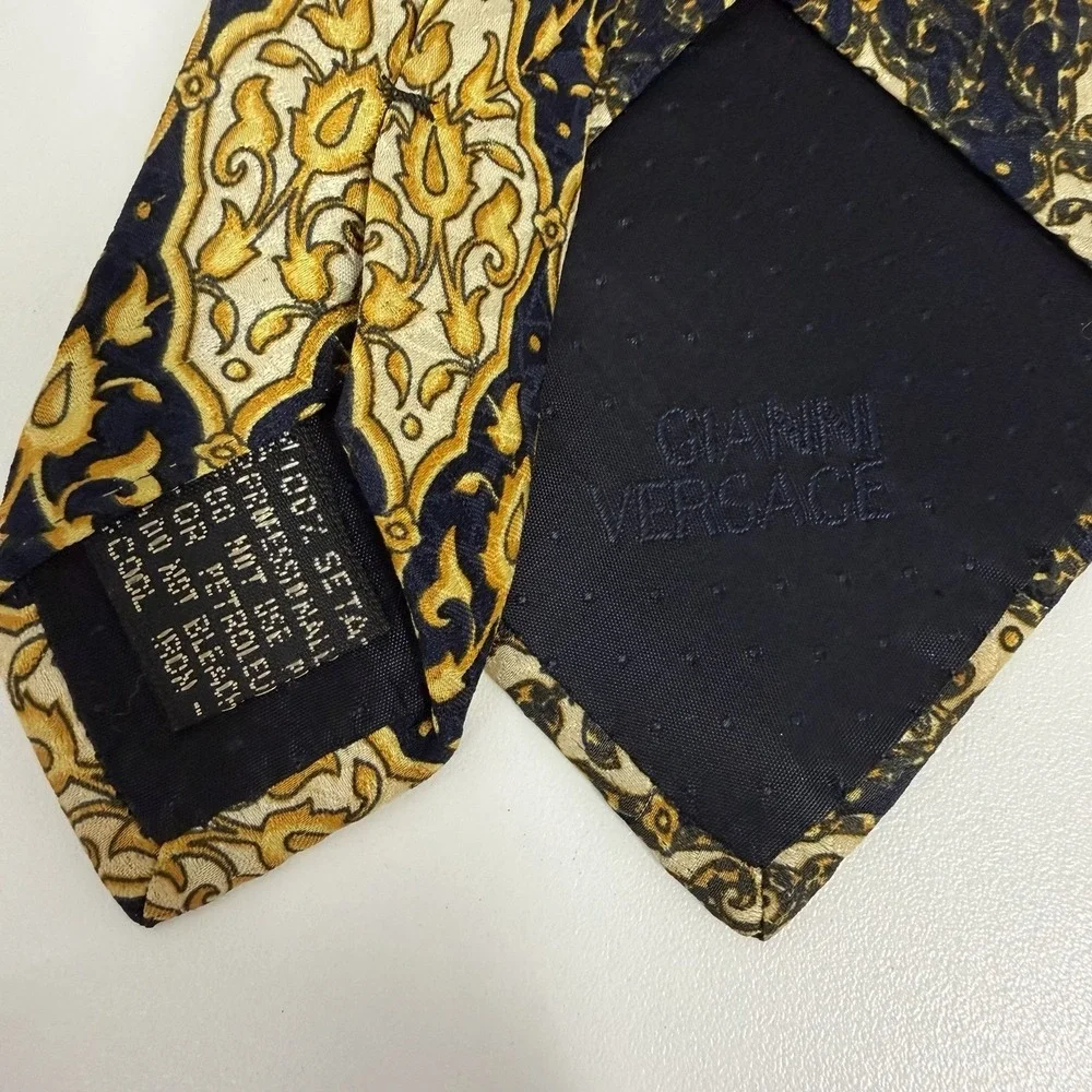 Gianni Versace Men's Vtg Tie Navy/Gold Baroque Silk Italy 3 5/8